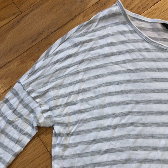 Banana Republic Dolman Sleeve Grey / White Striped Crewneck Shirt - XS - Picture 3 of 11
